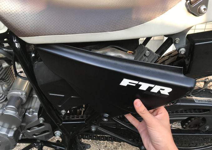 バイク バッテリー 交換方法 ftr